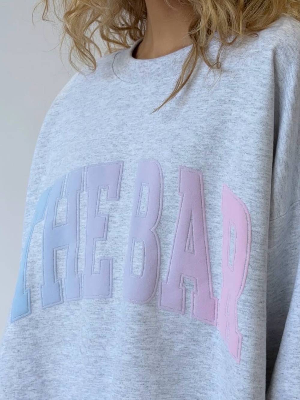 The bat NIB never opened LAVENDER GRAZE Crewneck Sweatshirt XL